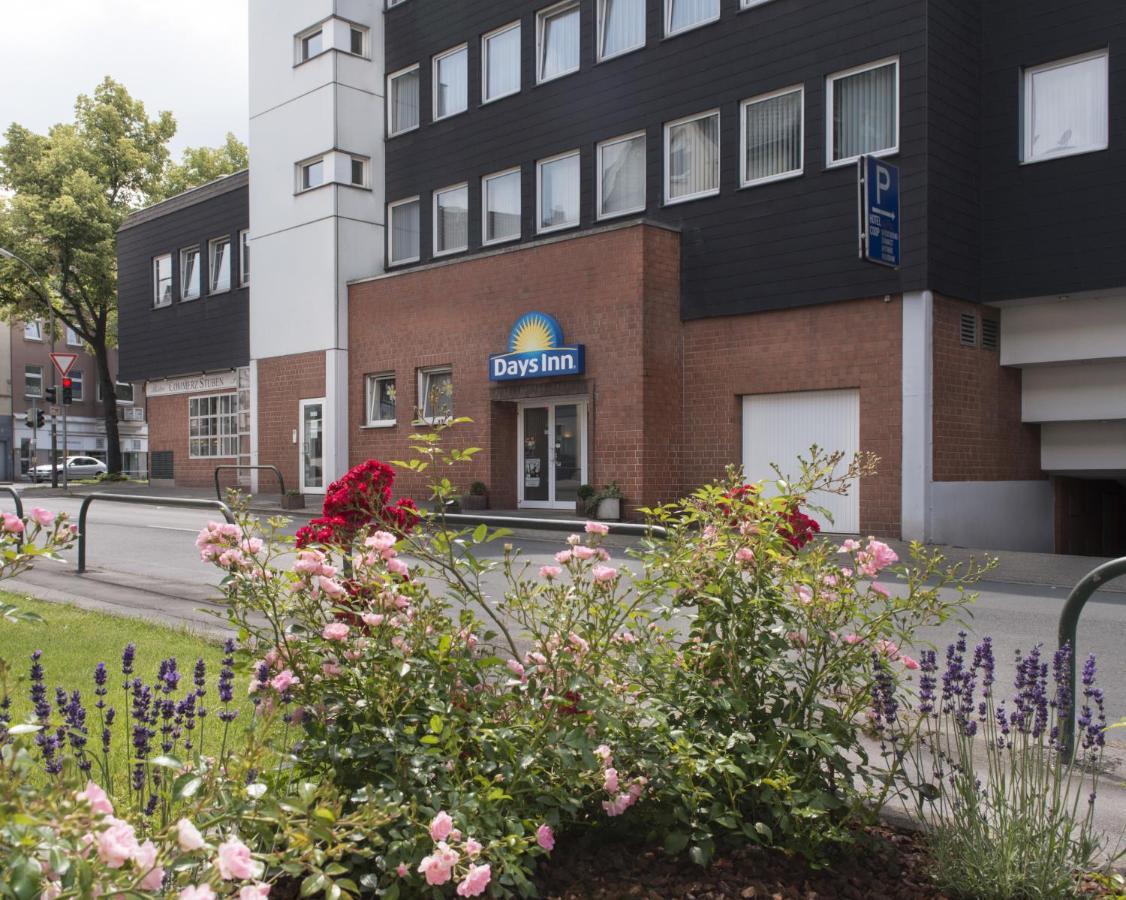 Days West Hotel