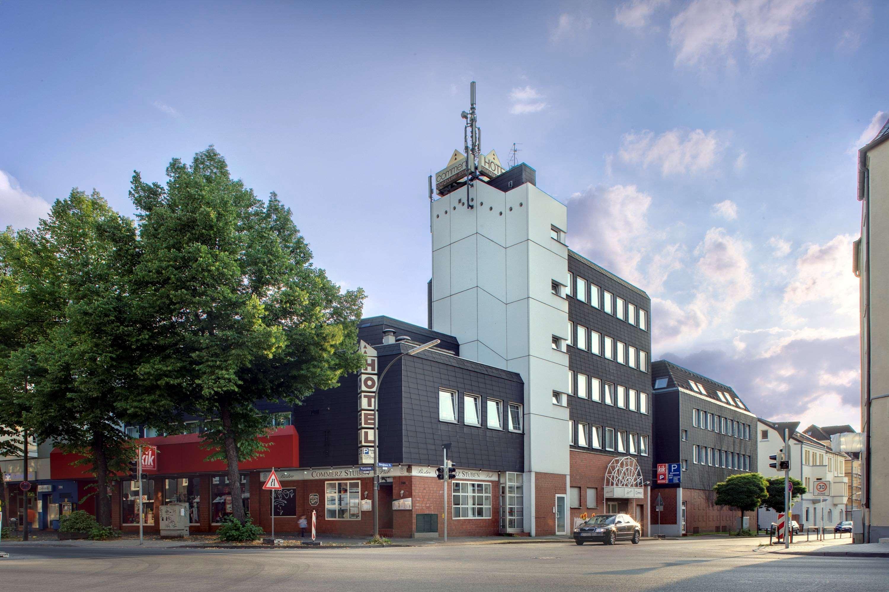 Days West Hotel